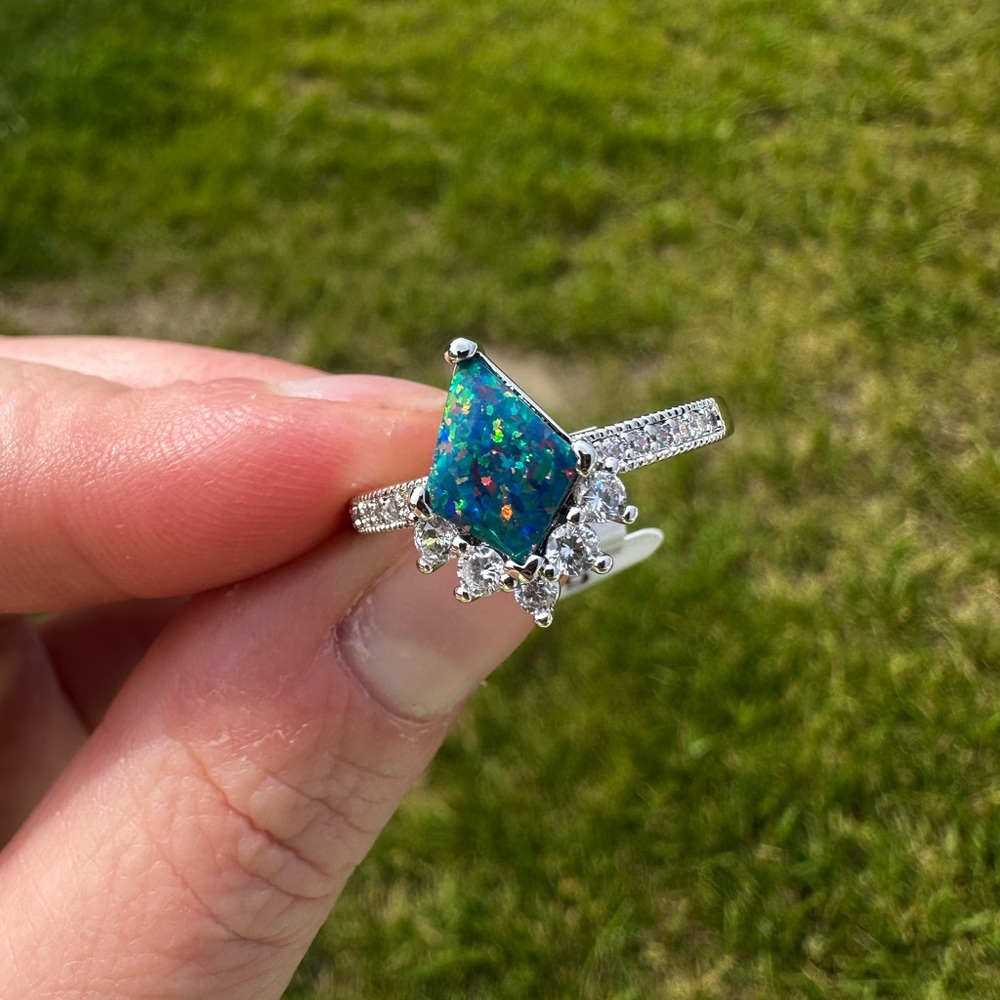 Bomb party October 2024 ring - a point of glamour